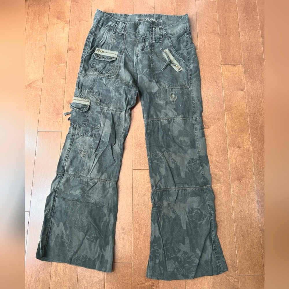 GUESS women's pants size 24